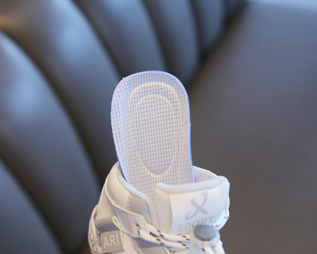 Adidasi albi cu gri si argintiu - ari sport (marime disponibila: marimea 22)