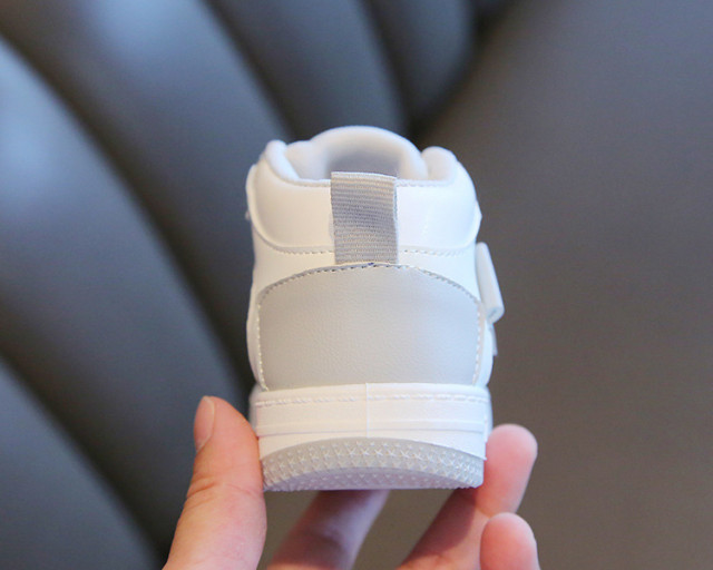 Adidasi albi cu gri si argintiu - ari sport (marime disponibila: marimea 23)