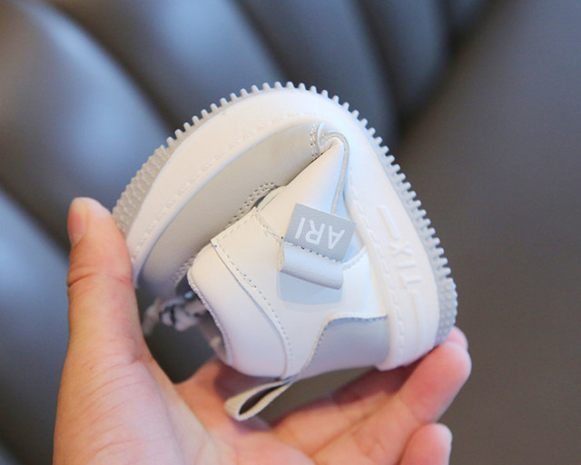 Adidasi albi cu gri si argintiu - ari sport (marime disponibila: marimea 23)