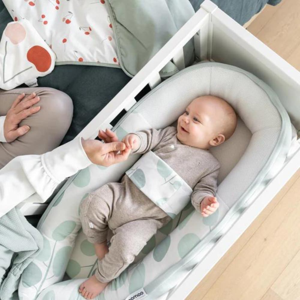 Baby nest din bumbac organic doomoo cocoon leaves aqua green