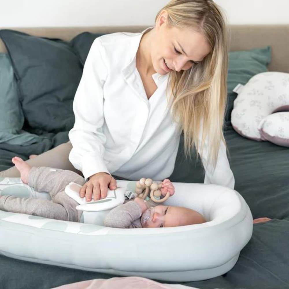 Baby nest din bumbac organic doomoo cocoon leaves aqua green