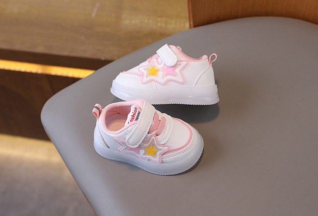 Adidasi albi cu luminite si stelute colorate (marime disponibila: marimea 26)