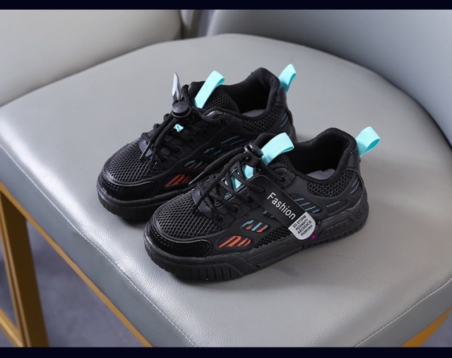 Adidasi negri cu dungi colorate si luminite (marime disponibila: marimea 22)