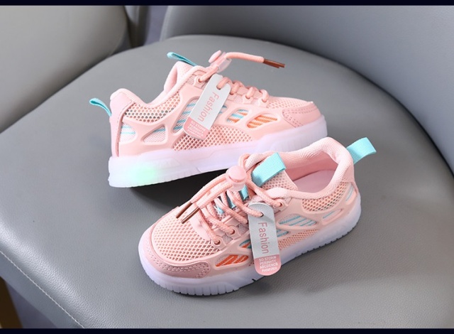 Adidasi roz cu dungi colorate si luminite (marime disponibila: marimea 23)