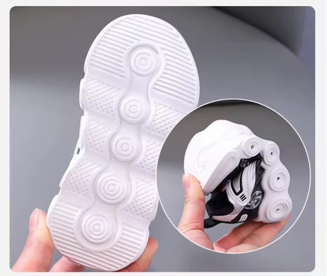 Adidasi albi cu negru cu luminite - car (marime disponibila: marimea 23)