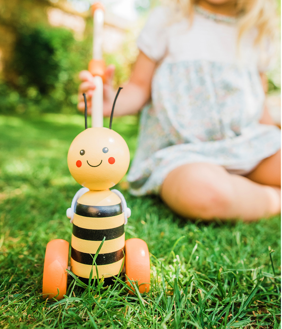 Jucarie de impins albinuta, orange tree toys