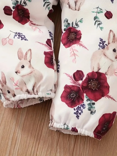 Set salopeta, body visiniu si bentita asortata (marime disponibila: 3-6 luni