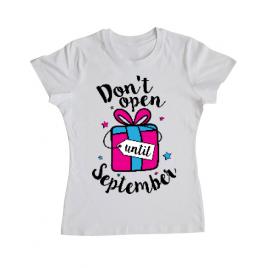 Tricou adler dama dont open until september alb