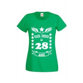 Tricou dama personalizat Fruit of the loom verde Viata incepe la 28 ani L