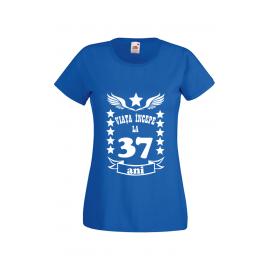 Tricou dama personalizat Fruit of the loom albastru Viata incepe la 37 ani L