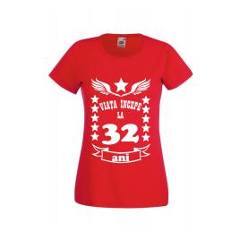 Tricou dama personalizat Fruit of the loom rosu Viata incepe la 32 ani S