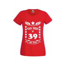Tricou dama personalizat Fruit of the loom rosu Viata incepe la 39 ani M