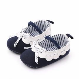 Pantofiori bleumarine cu volanas alb (marime disponibila: 3-6 luni (marimea 18