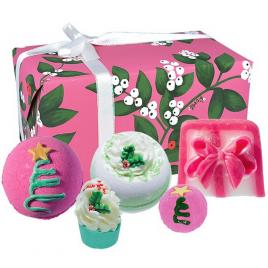 Set cadou Under the Mistletoe 5 produse, Bomb Cosmetics