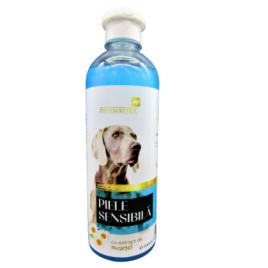 Sampon pentru caini Pestmaster, piele sensibila, cu extract de musetel, vitamina E si alantoina, 500 ml.