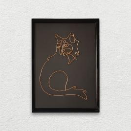 Tablou pisică relaxată , sculptură în fir continuu de sârmă placată cu aur 14×19 cm