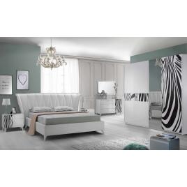 Dormitor Savana, alb cu print, pat 160x200 cm, dulap cu 2 usi culisante, 2 noptiere, comoda
