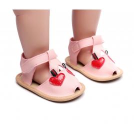 Sandalute roz cu inimioare (marime disponibila: 3-6 luni (marimea 18