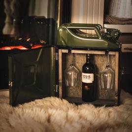 Mini bar vin in forma de canistra