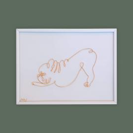 Tablou bulldog francez, sculptura din fir continuu de sarma placata cu aur, 19×25 cm