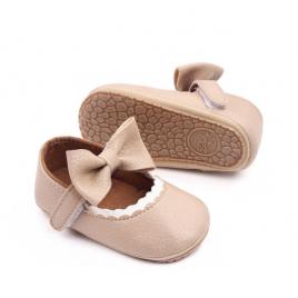 Pantofiori crem cu margine alba pentru fetite (marime disponibila: 3-6 luni