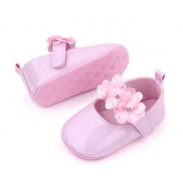 Pantofiori roz lacuiti cu floricele din satin (marime disponibila: 6-9 luni