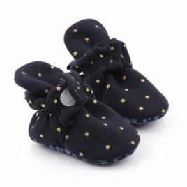 Botosei negri cu stele galbene pentru bebelusi (marime disponibila: 3-6 luni