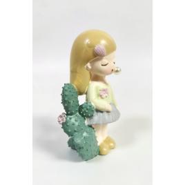 Figurina de rasina fetita cu suzeta- 10,5 cm