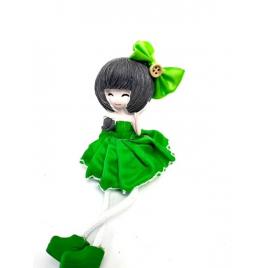 Figurina de rasina fetita verde