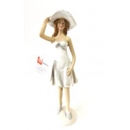 Figurina rasina-domnisoara cu palarie h 18 cm