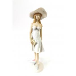 Figurina rasina-domnisoara cu palarie si poseta h 18 cm