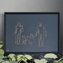 Familie cu 2 copii si un catel, tablou din fir continuu de sarma placata cu aur, 31×41 cm