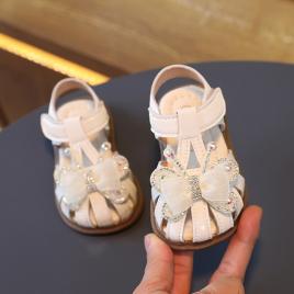 Sandale albe pentru fetite - fluturas (marime disponibila: marimea 23)