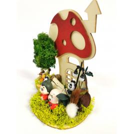 Aranjament de lemn cu licheni stabilizati si miniaturi
