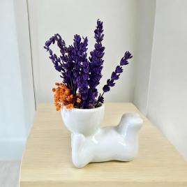 Vaza din ceramica omuleti cu lavanda criogenata h 18 cm