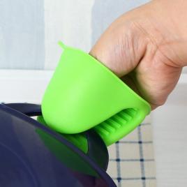 Set manusi pentru gatit rezistente la caldura si antialunecare