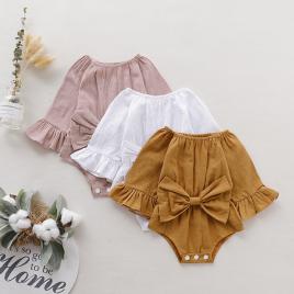 Body cu manecute evazate din material tip finet (marime disponibila: 3-6 luni