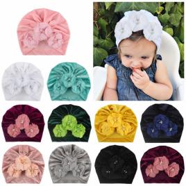 Caciulita tip turban din catifea cu flori aplicate (marime disponibila: 6-9