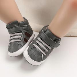 Ghetute gri cu dungi maro (marime disponibila: 3-6 luni (marimea 18