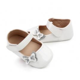 Pantofiori albi din lac - fundita (marime disponibila: 3-6 luni (marimea 18