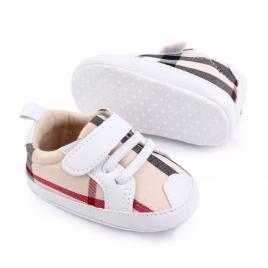 Pantofiori crem in carouri (marime disponibila: 6-9 luni (marimea 19
