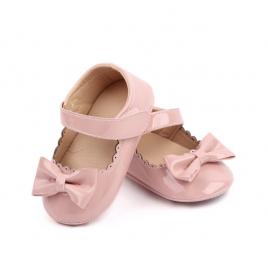 Pantofiori roz din lac cu margini dantelate (marime disponibila: 3-6 luni