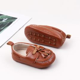 Pantofiori maro tip mocasini cu ciucurasi (marime disponibila: 9-12 luni