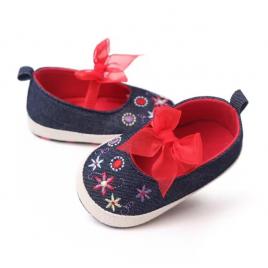 Pantofi din denim cu fundite si broderii florale (marime disponibila: 3-6 luni