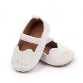 Pantofiori ivoire cu detalii aurii brodate (marime disponibila: 3-6 luni