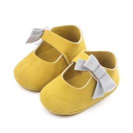 Pantofi pentru bebelusi, galben mustar cu fundita gri (marime disponibila: 3-6