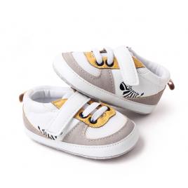 Pantofi sport pentru bebelusi - zebra (marime disponibila: 3-6 luni (marimea 18