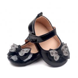 Pantofiori negri, din lac, cu fundita cu strasuri (marime disponibila: 6-9 luni