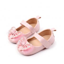 Pantofiori roz, din lac, cu fundita cu strasuri (marime disponibila: 3-6 luni