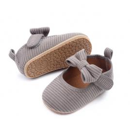 Pantofiori gri din reiat (marime disponibila: 6-9 luni (marimea 19